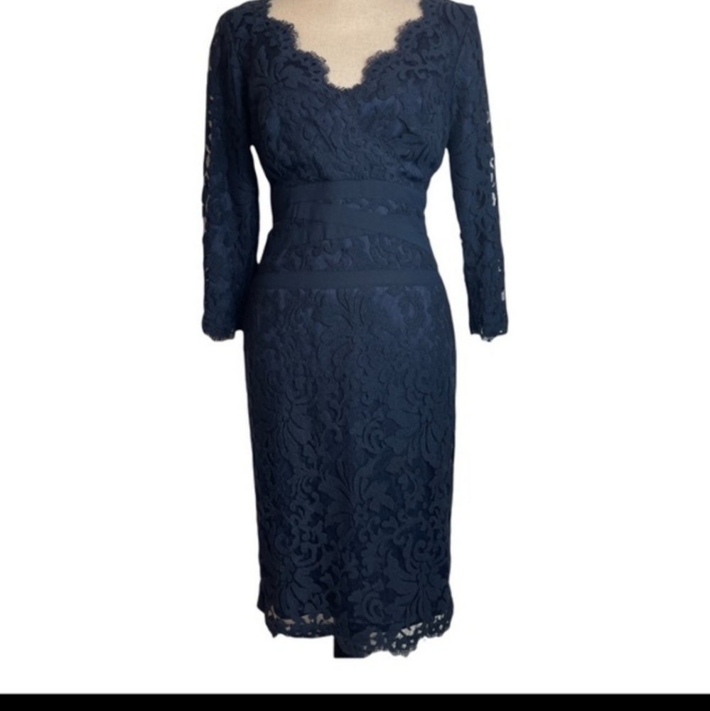 NWT TADASHI SHOJI LACE RIBBON WAIST LONG SLEEVE SCALLOPED V-NECK DRESS
